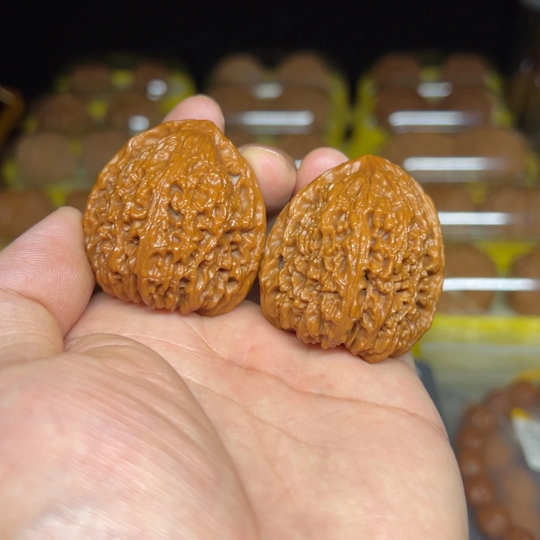 P***伟桃核把件南疆石尺39