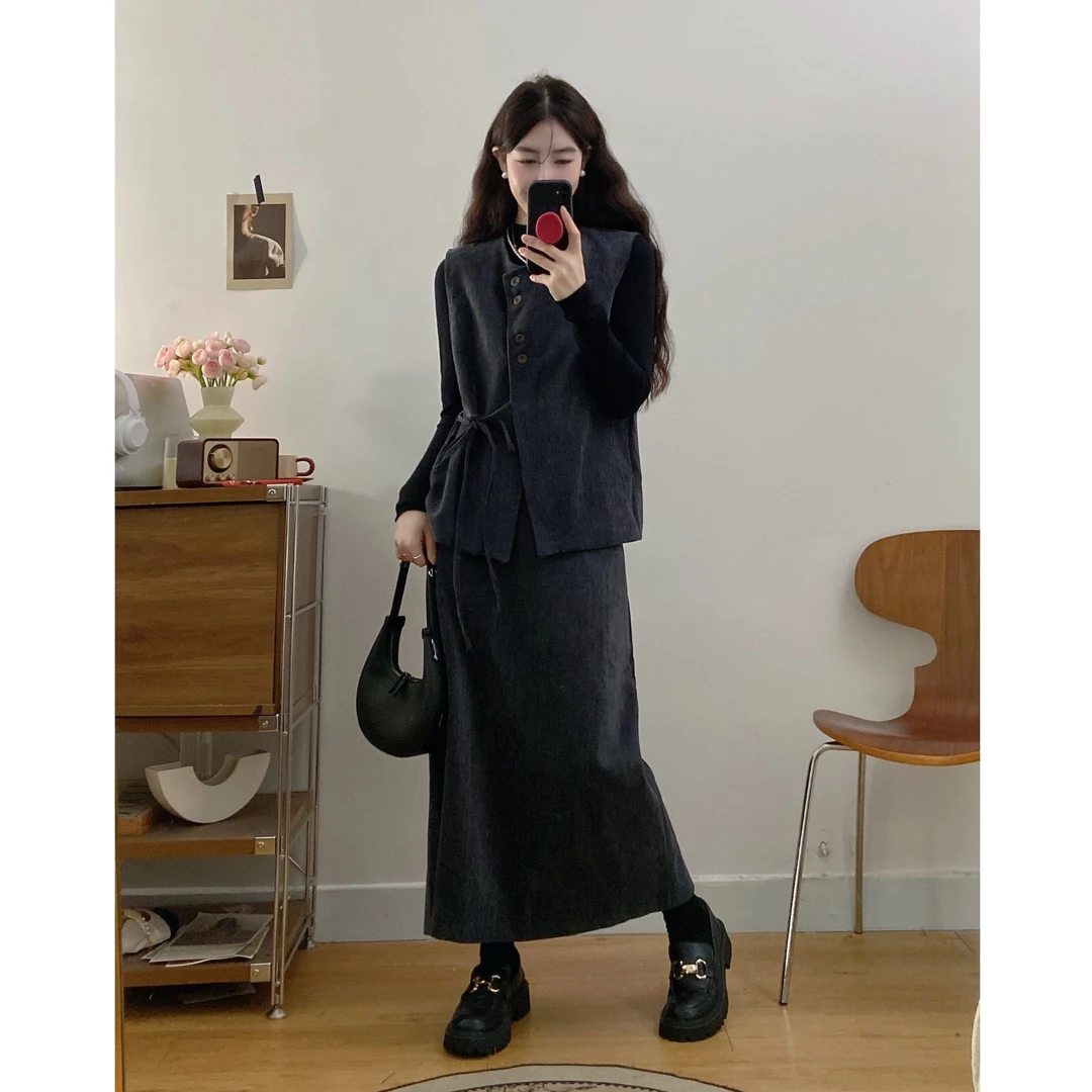 大码高级感显瘦气质小香风套装女秋季胖mm打底衫马甲半身裙三件套