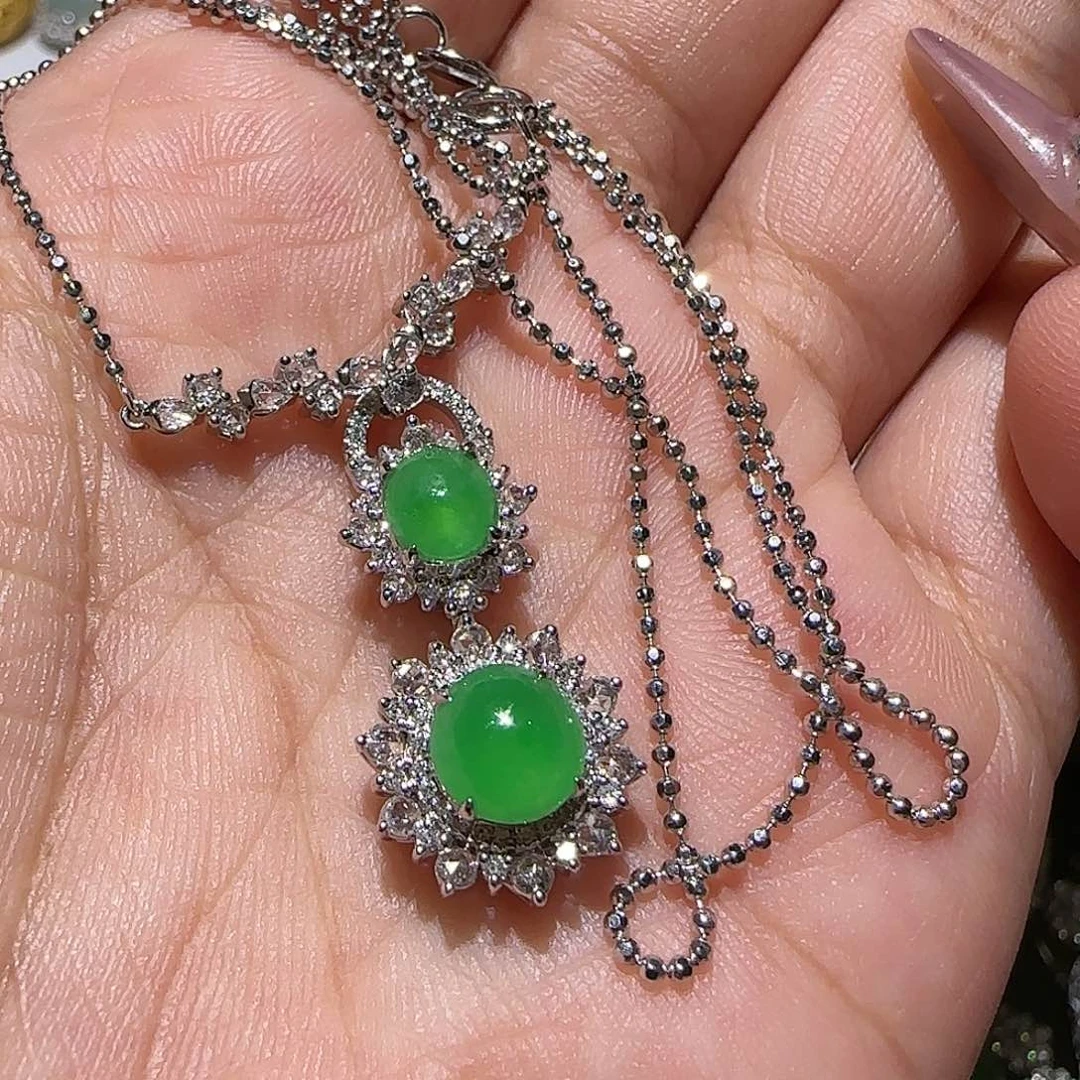 【闪购商品】颈饰18K金镶嵌翡翠天然