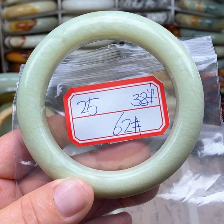 未镶嵌蛇纹石玉颈饰?****?