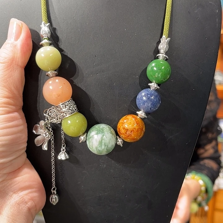 颈饰未镶嵌和田玉（糖玉）