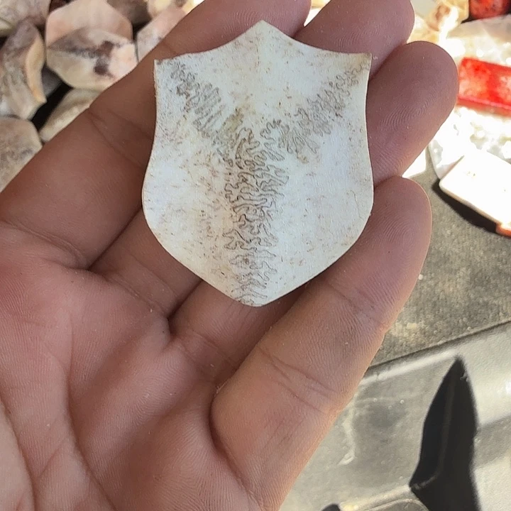 魔***人吊坠紫金鼠养殖鹿头骨制作三界牌
