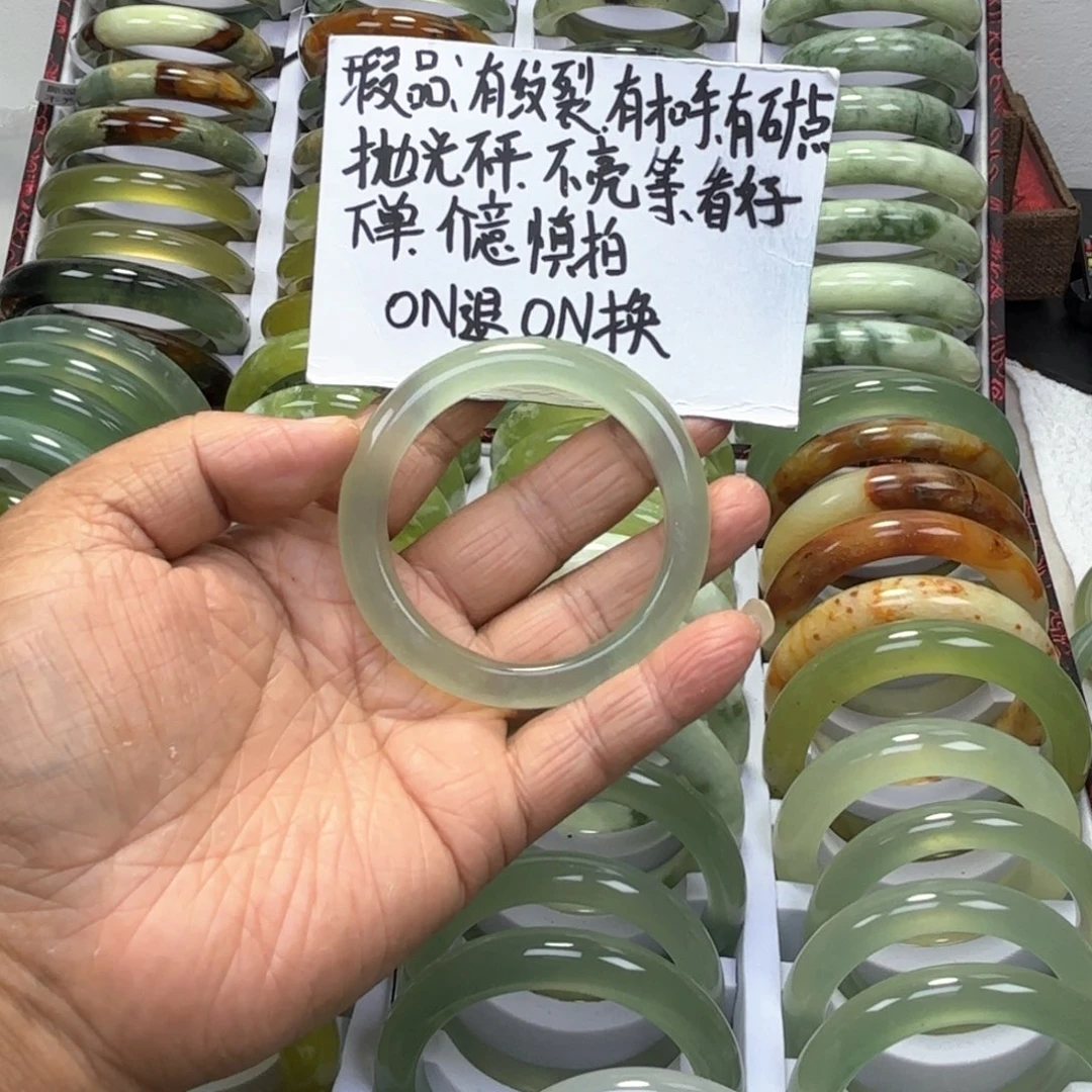 蛇纹石玉手镯未镶嵌杨*妹