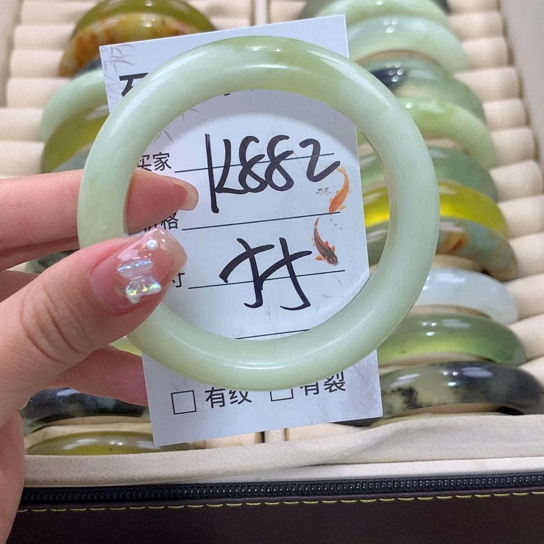 【闪购商品】未镶嵌蛇纹石玉手镯
