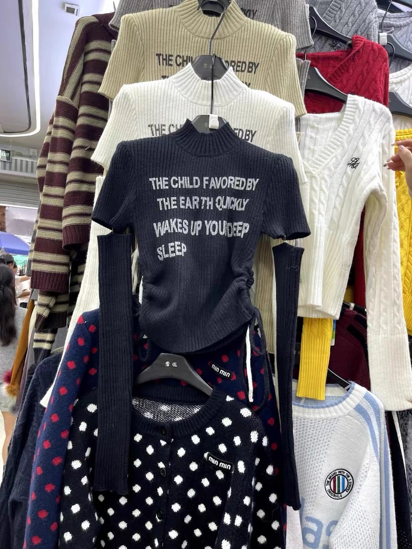 DA静[字母印花侧边抽绳短袖针织衫（配袖套）2025简约百搭显瘦上衣