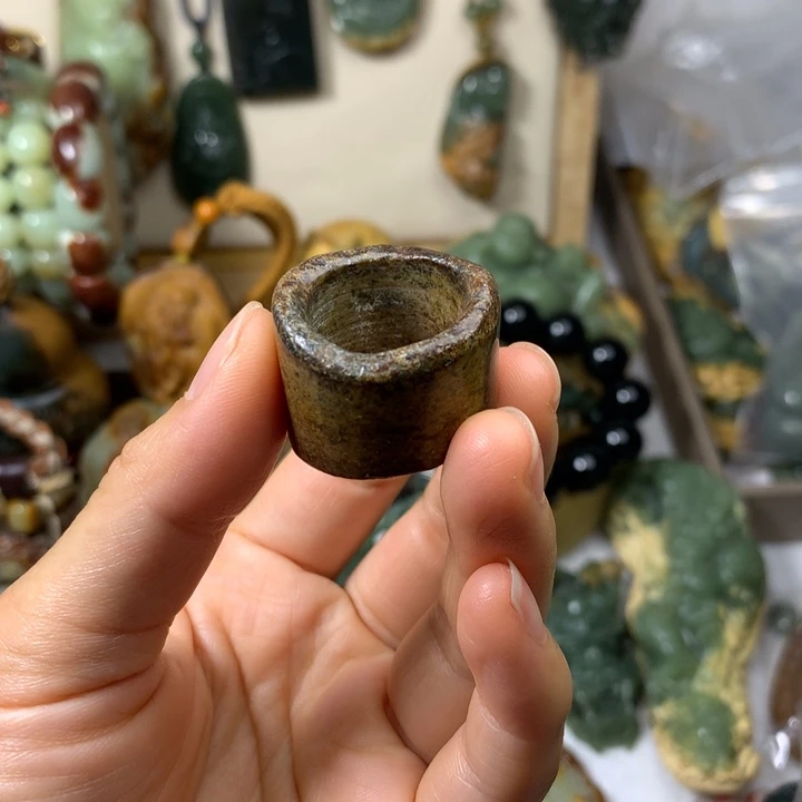 岫岩河磨玉（透闪石质玉）未镶嵌把件
