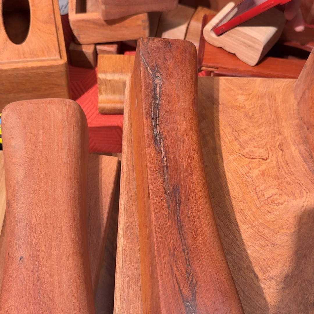 静***、大果紫檀微瑕枕头一个