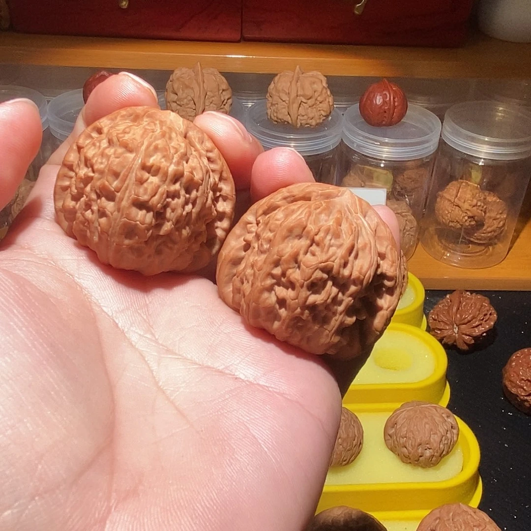 文玩核桃吊坠41三角白