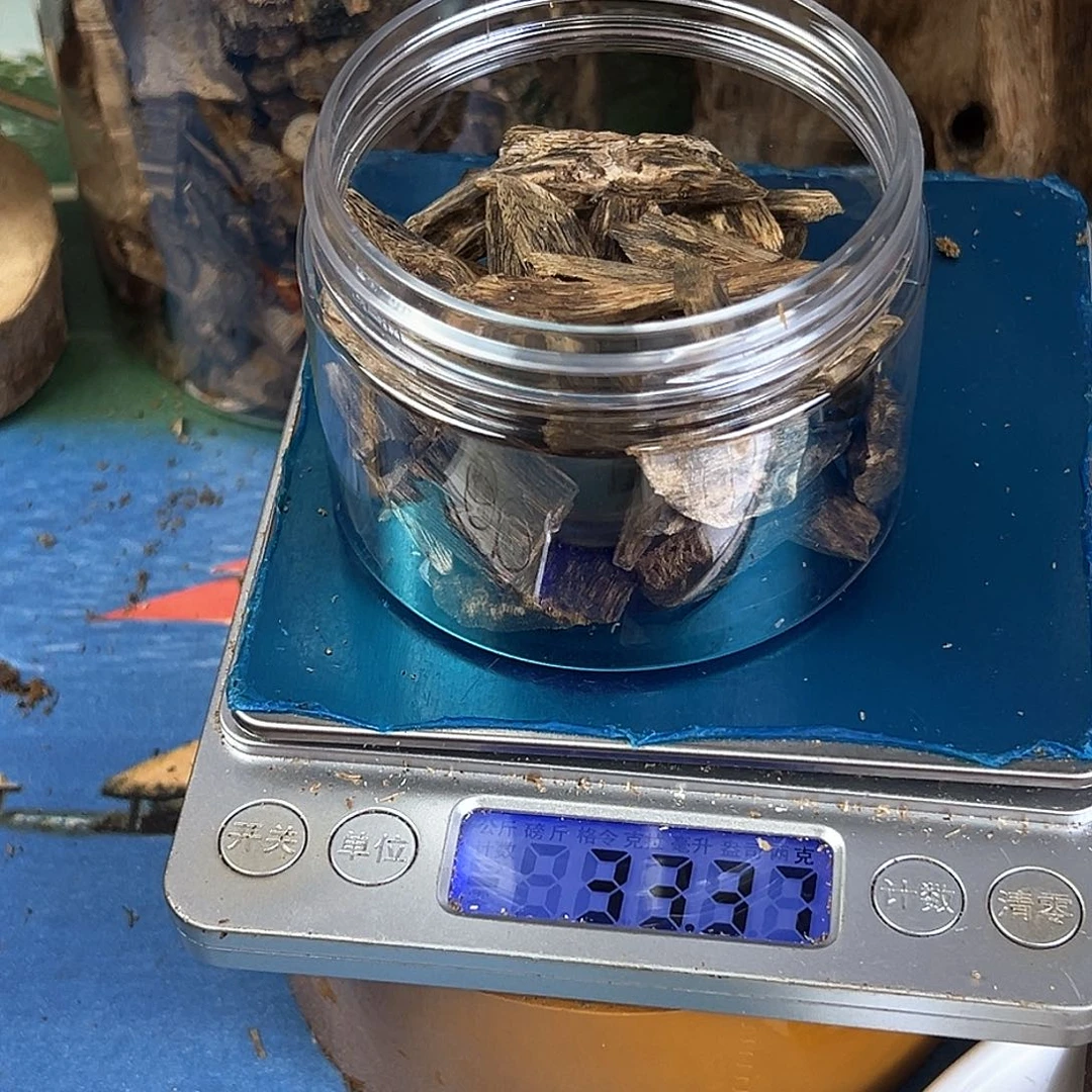 香料绿奇楠陆河块料30克