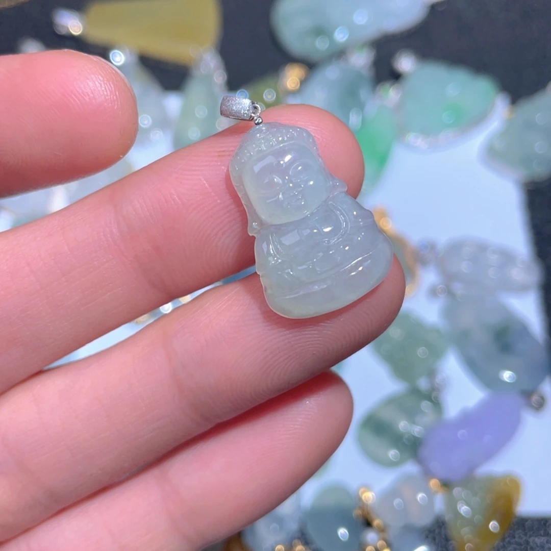 翡翠颈饰18K金镶嵌翡翠