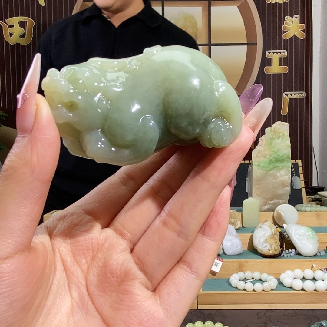 和田玉未镶嵌把件