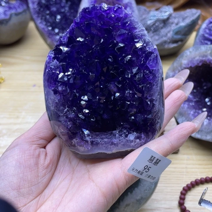 未镶嵌水晶大型摆件（非配饰）