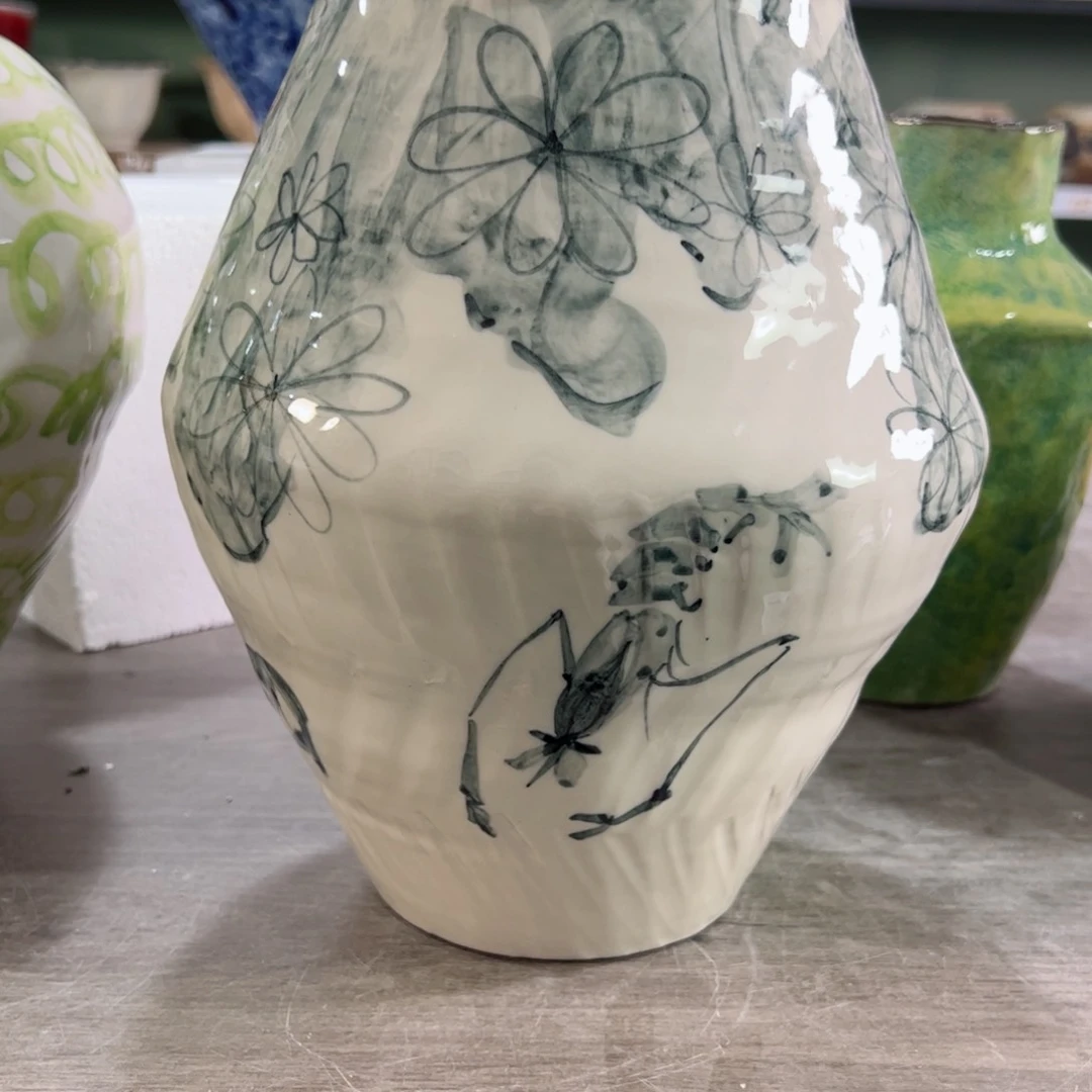 红陶娜*口11高25无孔