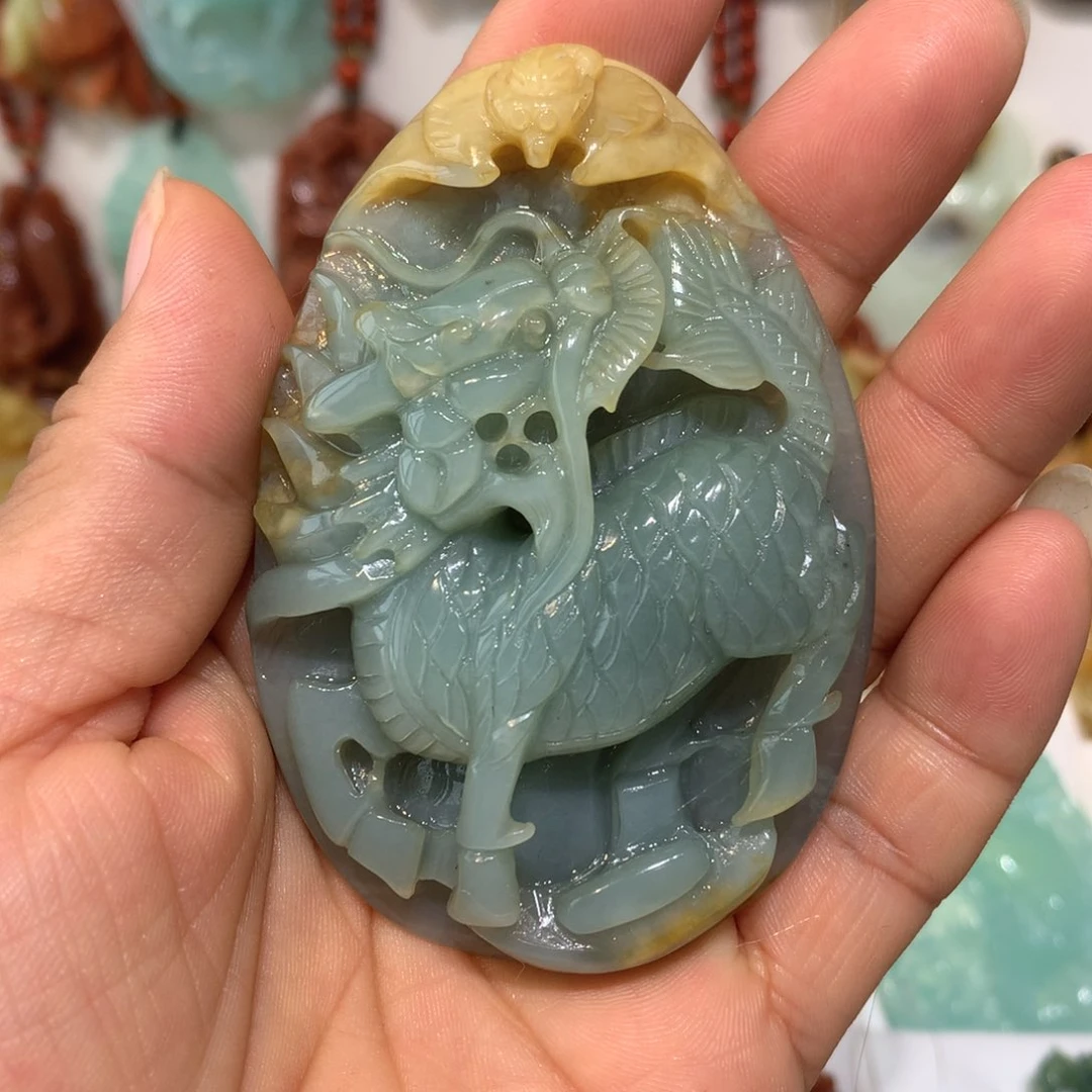 蛇纹石玉未镶嵌颈饰