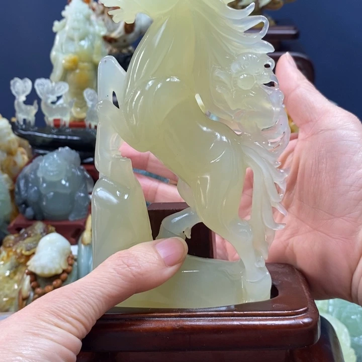 未镶嵌蛇纹石玉珠宝奇石知**乐