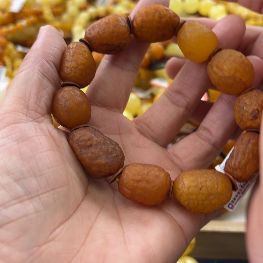 未镶嵌琥珀珠宝奇石