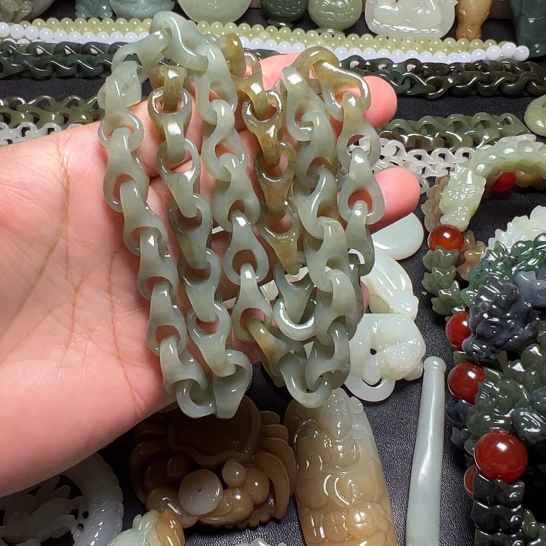 正***！和田玉未镶嵌颈饰