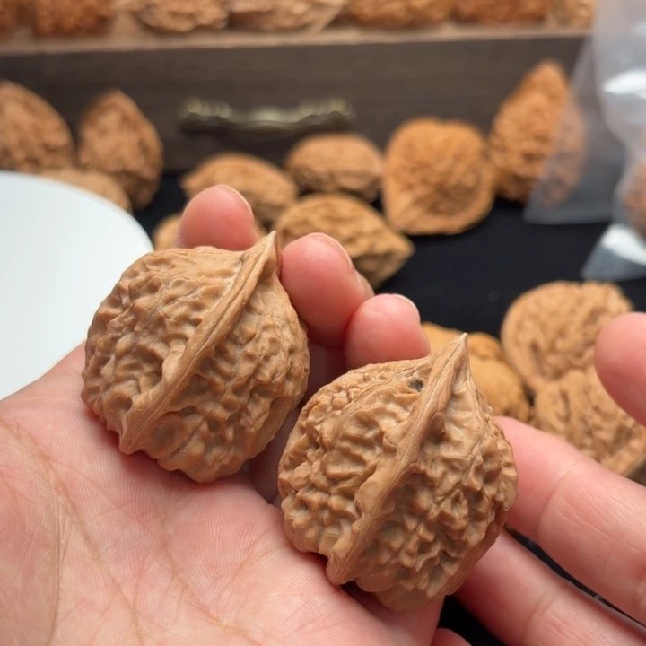 文玩核桃吊坠野生编钟【3801】