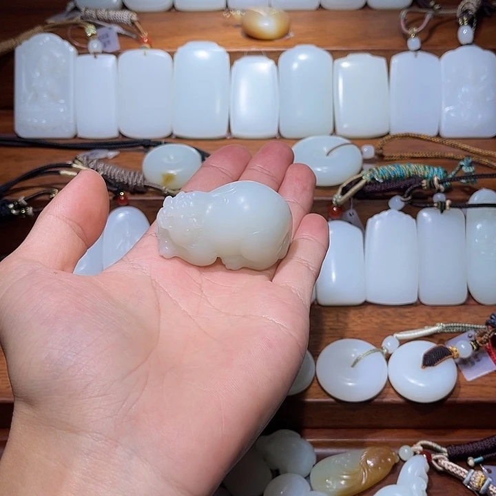 和田玉（糖玉）未镶嵌颈饰