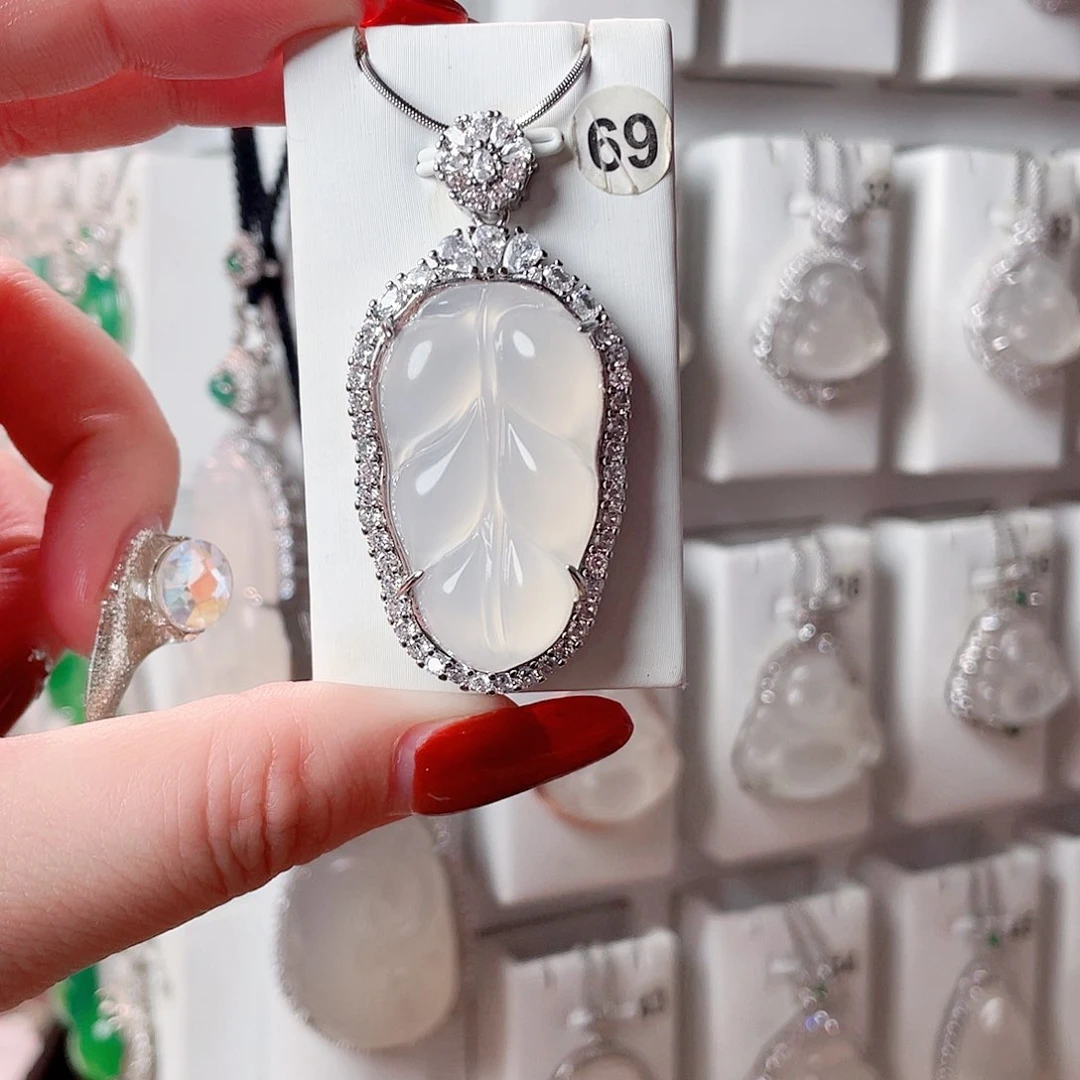 玛瑙/玉髓吊坠(赠链)未镶嵌