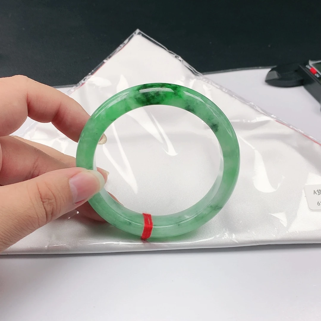 翡翠手镯未镶嵌翡翠112