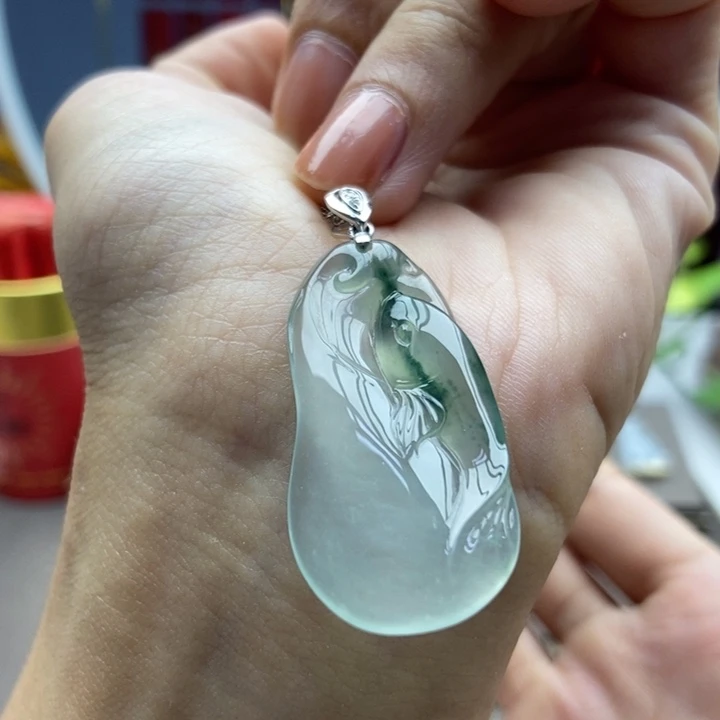 翡翠18K金镶嵌颈饰吊坠35