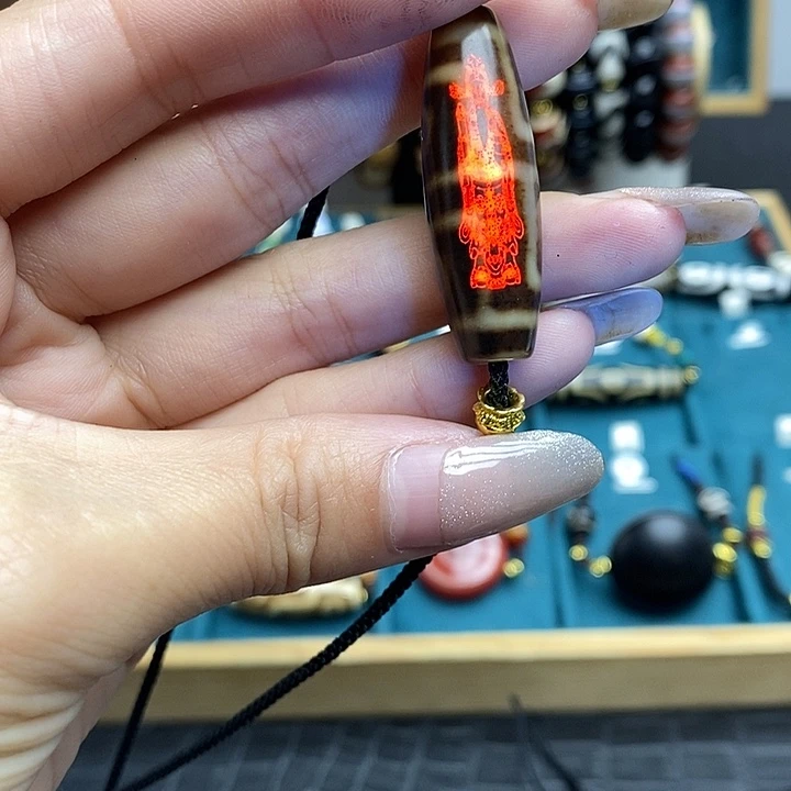玛瑙/玉髓颈饰合金