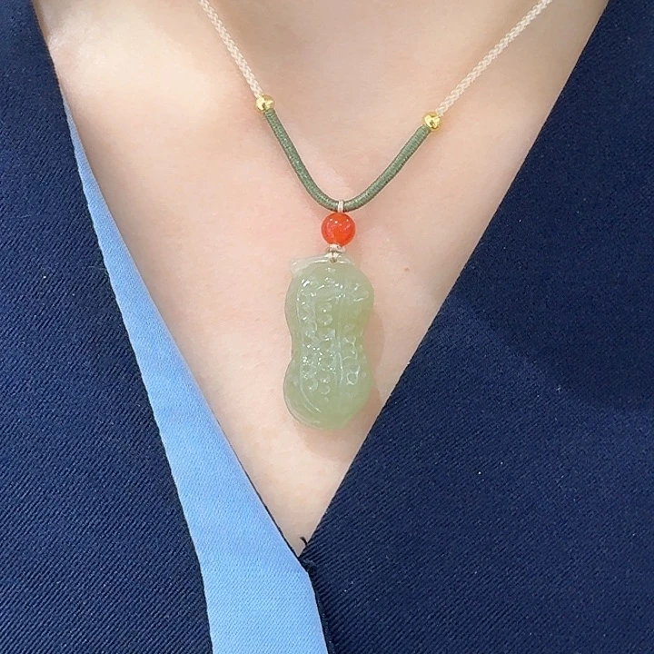 石英质玉合金颈饰