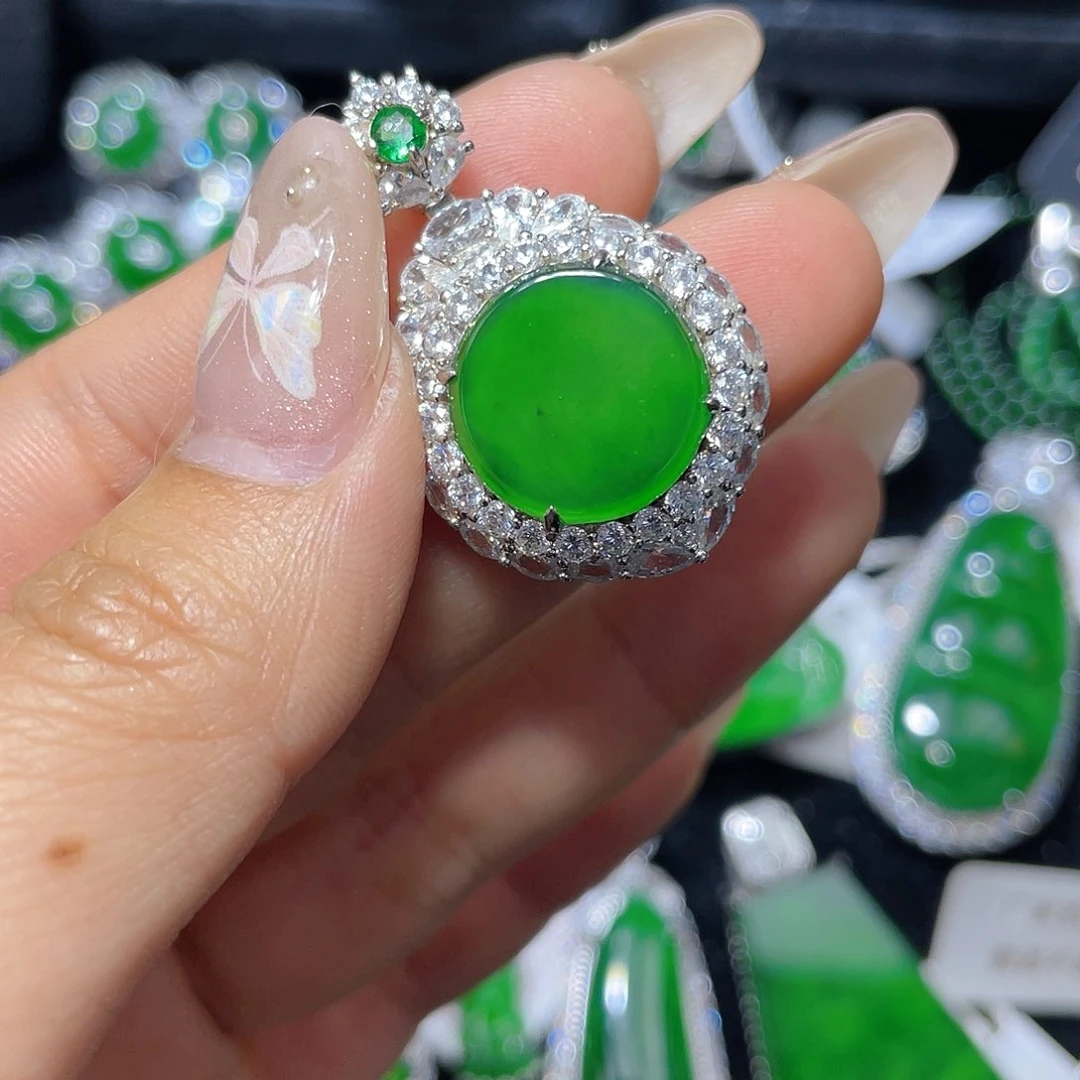 翡翠颈饰银S925镶嵌翡翠