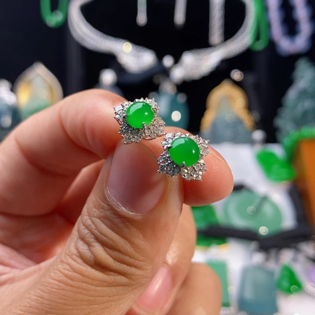 翡翠耳饰18K金镶嵌冰阳绿耳钉