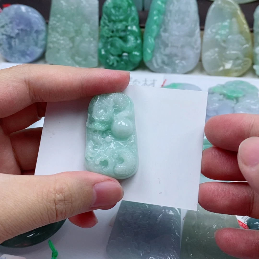 颈饰未镶嵌翡翠吊坠