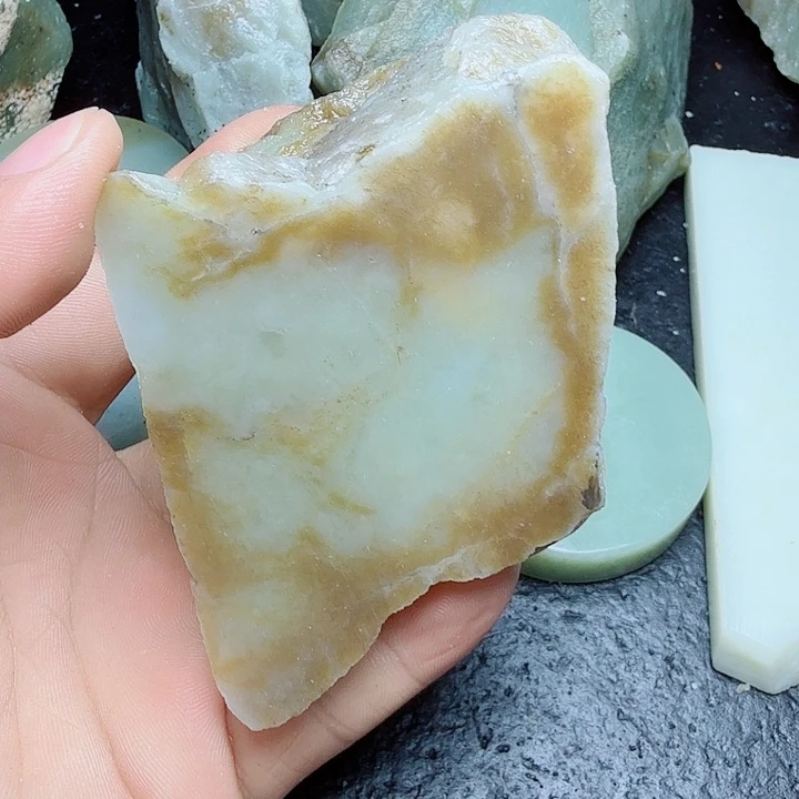 未镶嵌和田玉（糖玉）珠宝奇石