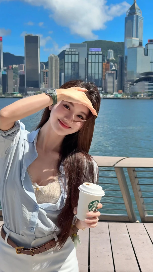 2025夏季时尚百搭显瘦修身休闲长袖上衣简约休闲百搭低腰短裤套装