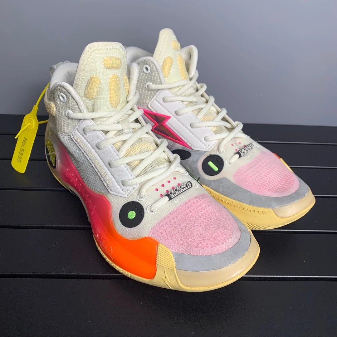 43码韦德10绽放 轻微使用磨损小 碳板完好 篮球鞋/5835