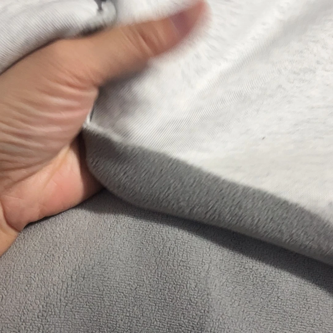 白花灰色奥利绒加厚1.8×2米长带螺纹