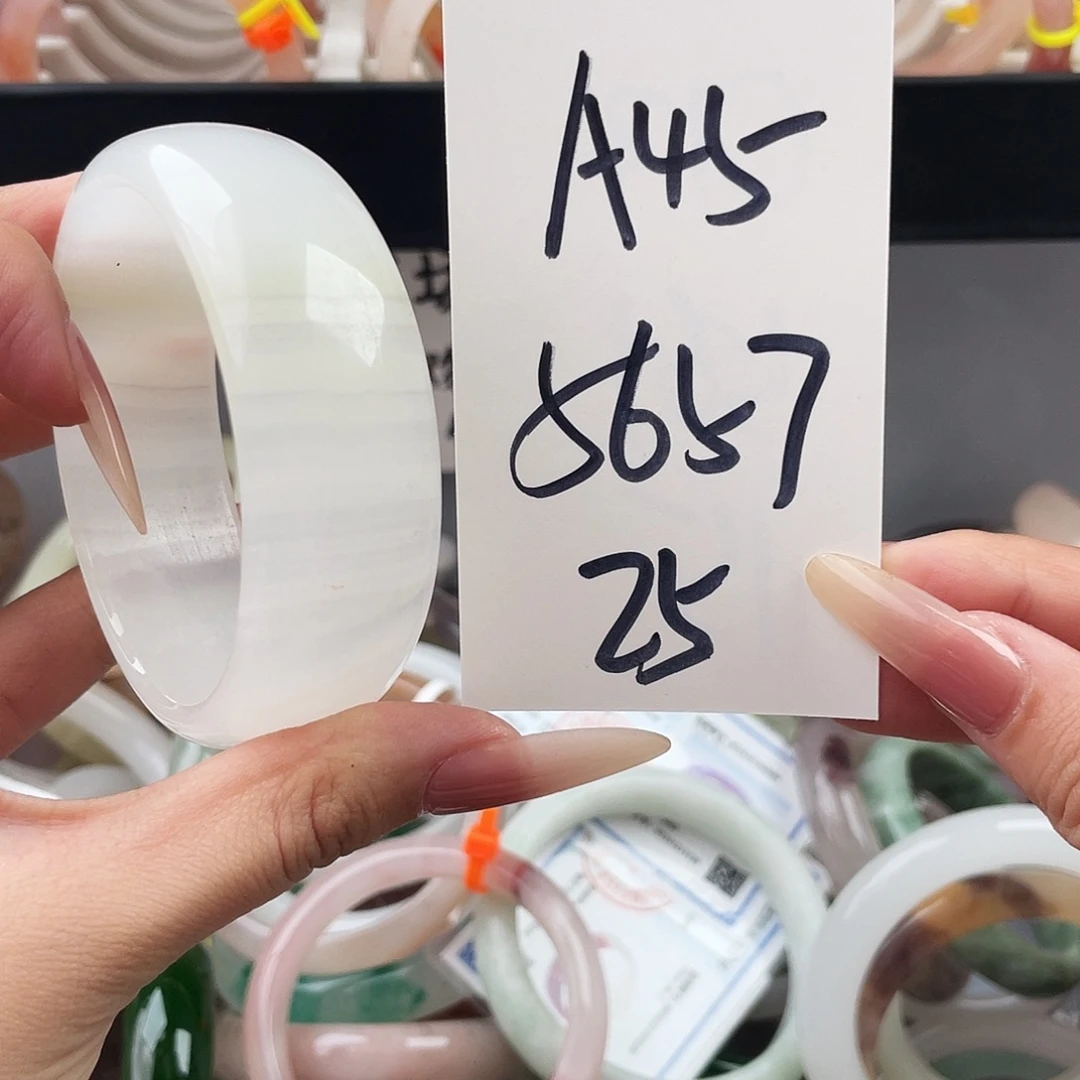 石英质玉未镶嵌手镯A45