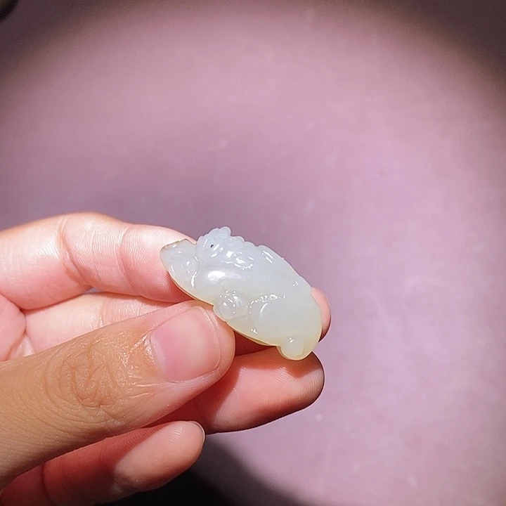 劉***鲤和田玉未镶嵌手链