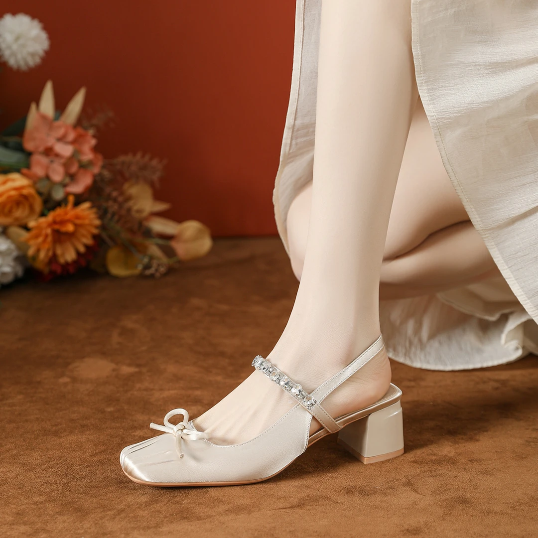 百搭小香风后空法式高跟鞋粗跟凉鞋蝴蝶结一字带钻玛丽珍鞋女法式