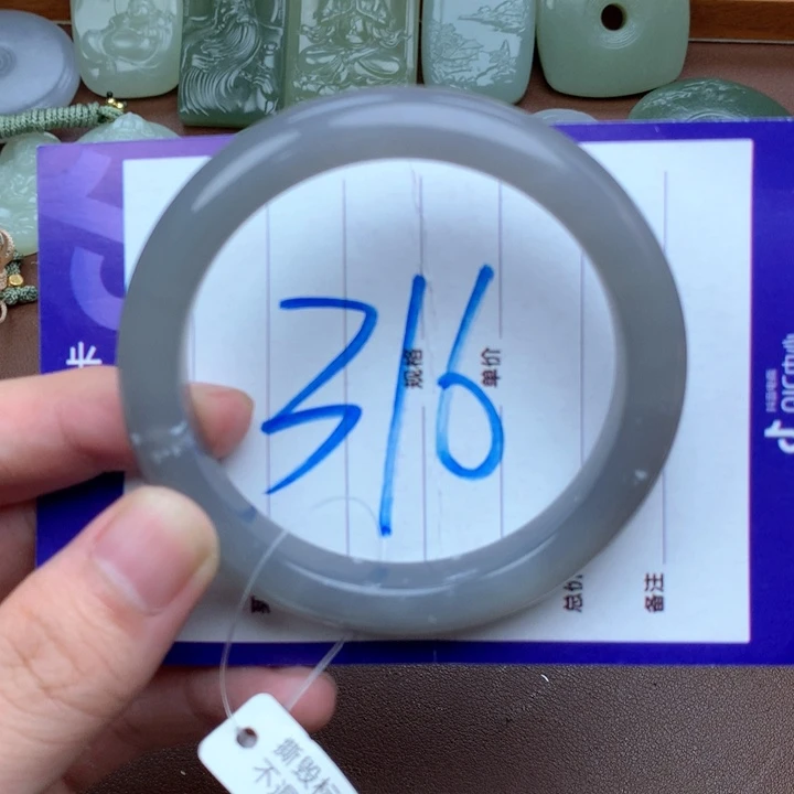 未镶嵌手镯和田玉60