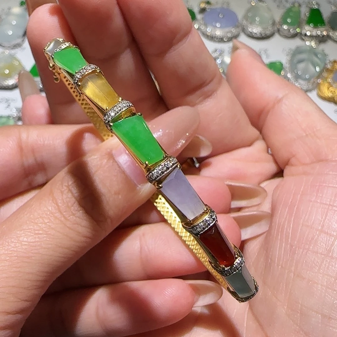 【闪购商品】18K金镶嵌手镯翡翠天然