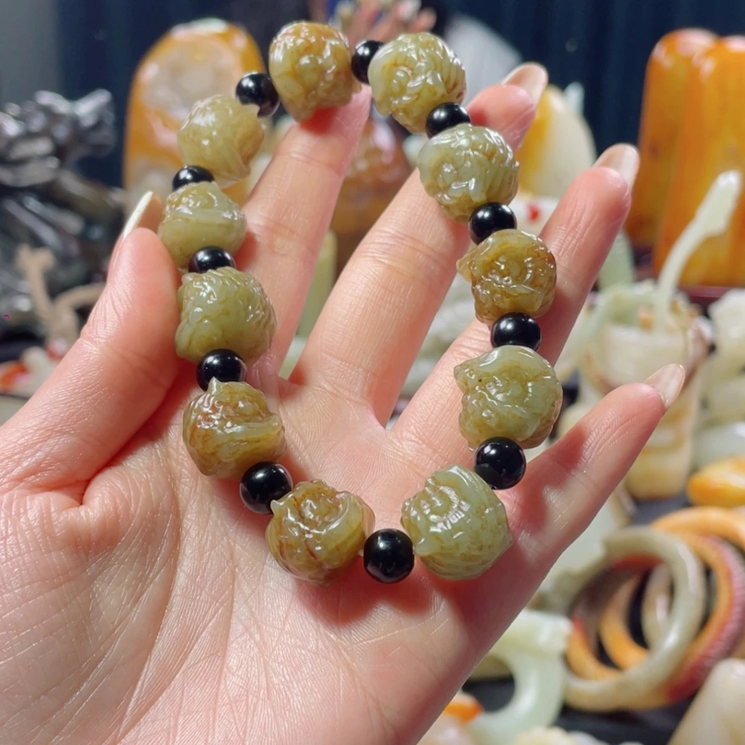 鲍***翁和田玉未镶嵌挂件