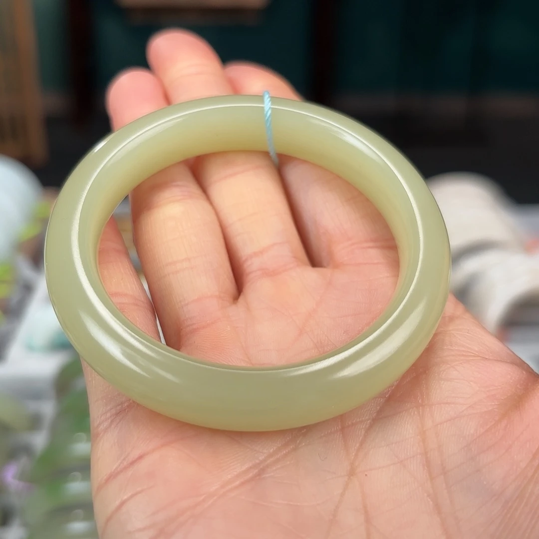 和田玉手镯卡53.6未镶嵌