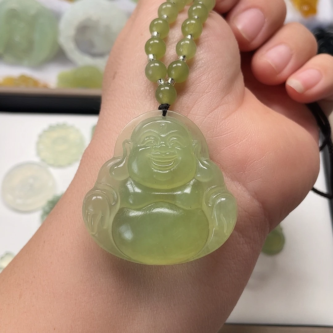 蛇纹石玉未镶嵌颈饰