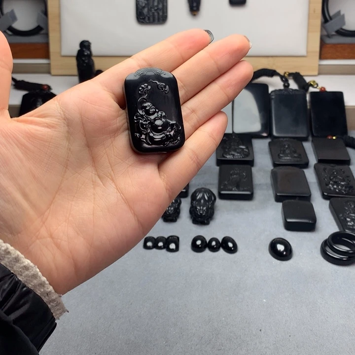 和田玉（墨玉）未镶嵌挂件