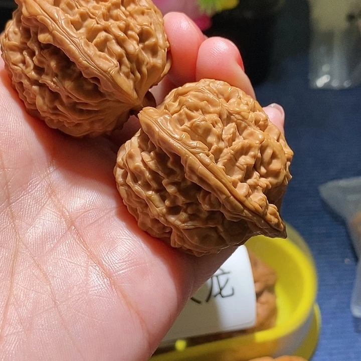 幸***福吊坠文玩核桃吗疑问