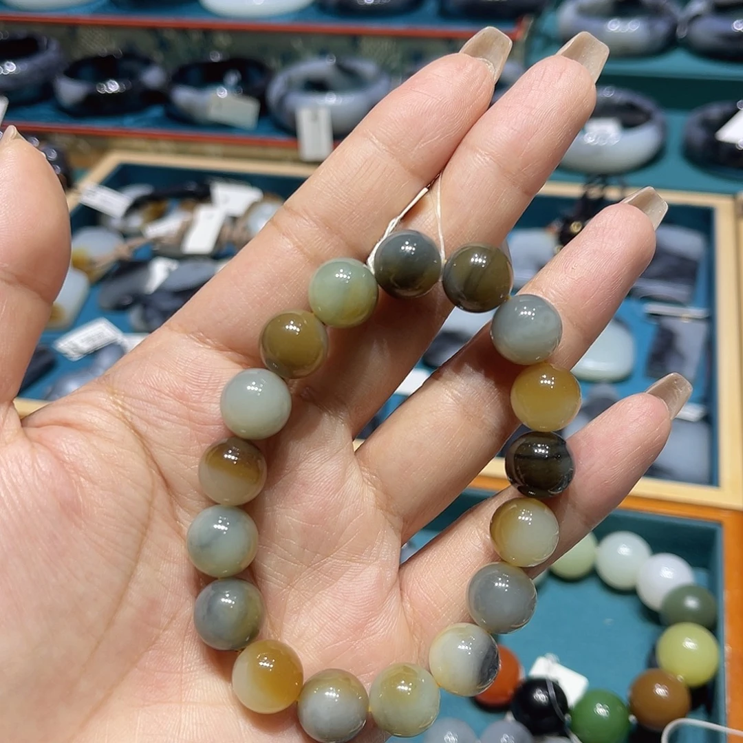 颈饰未镶嵌和田玉（子料）