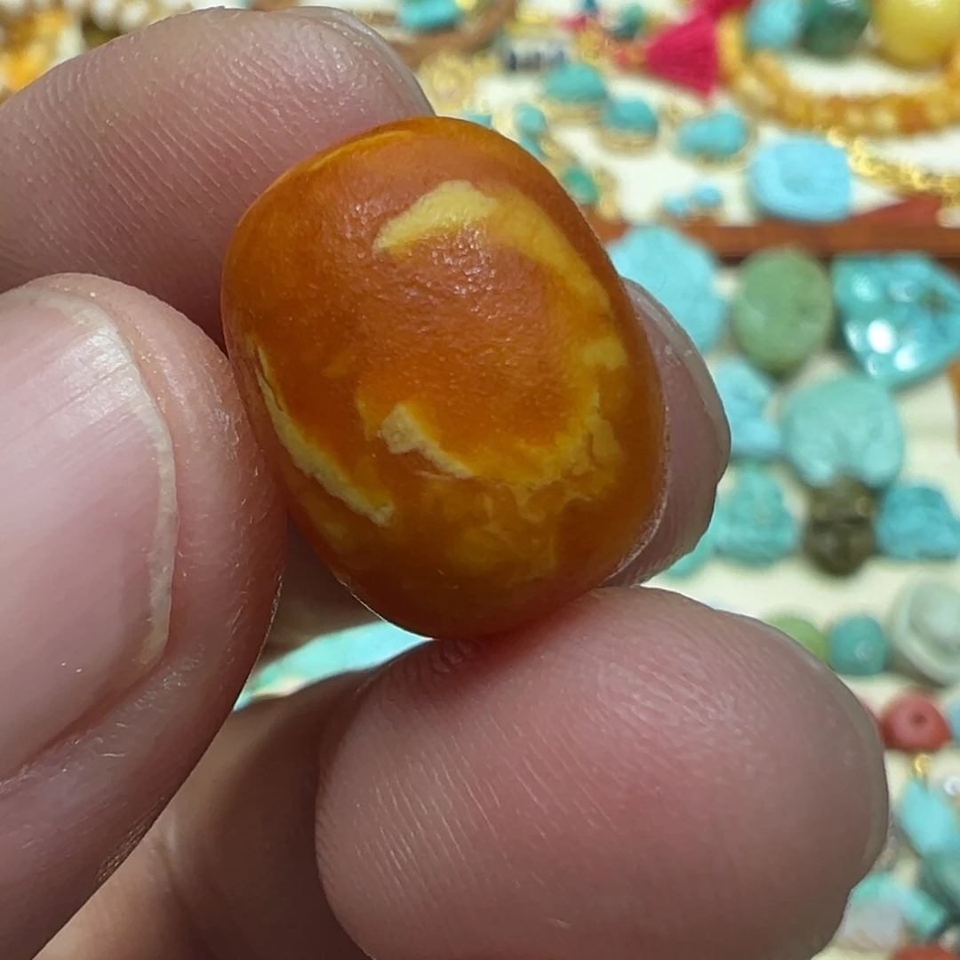 琥珀未镶嵌颈饰枣珠