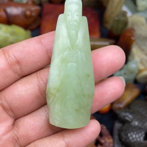 蛇纹石玉未镶嵌颈饰3