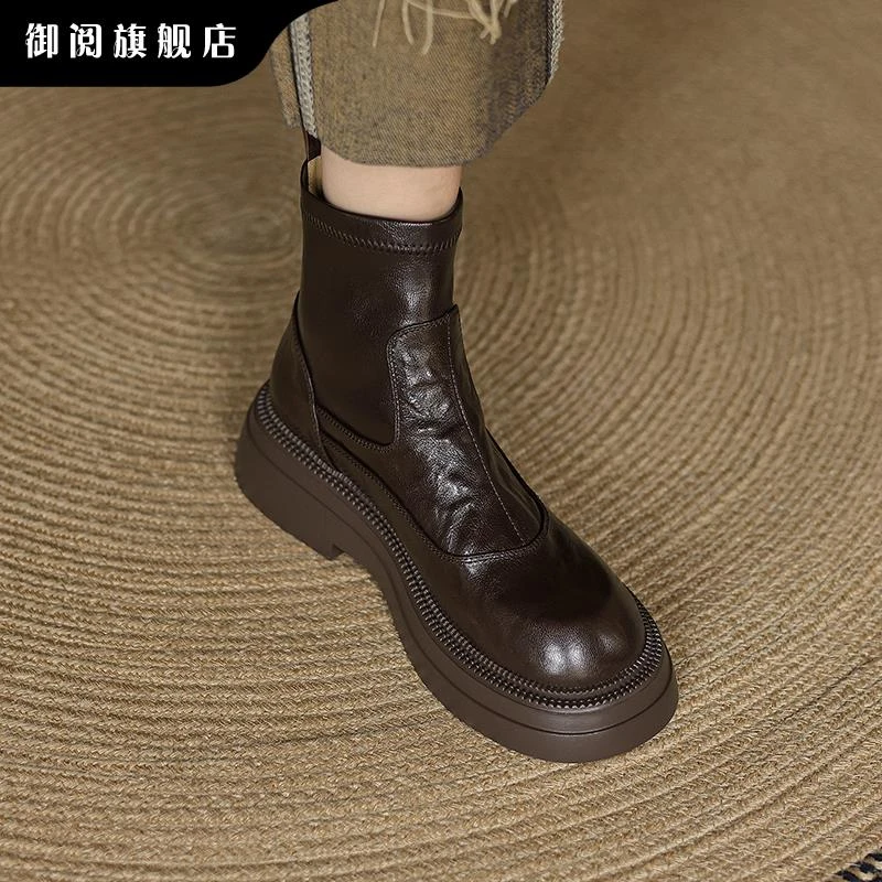 御阅爆款厚底棕色短靴女瘦瘦靴2025年秋季新款英伦粗跟圆头马丁靴