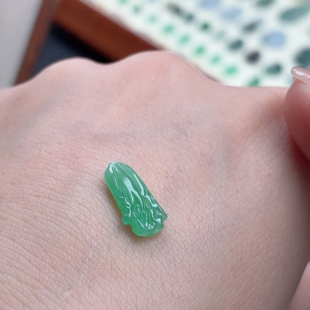 翡翠未镶嵌颈饰天然A货翡翠